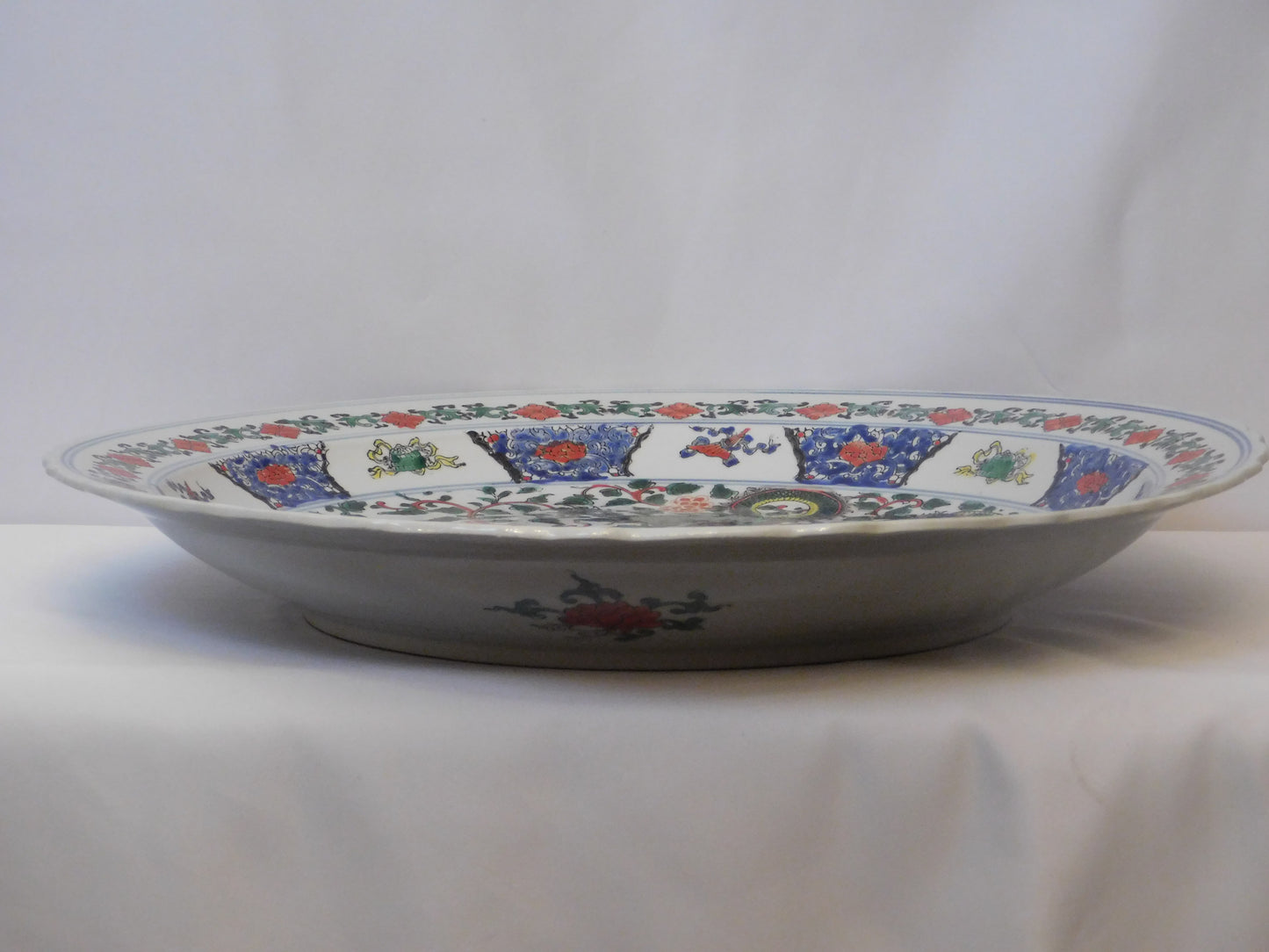 Large Wucai Dragon & Phoenix Charger – six-character Kangxi mark (20thC tribute piece)