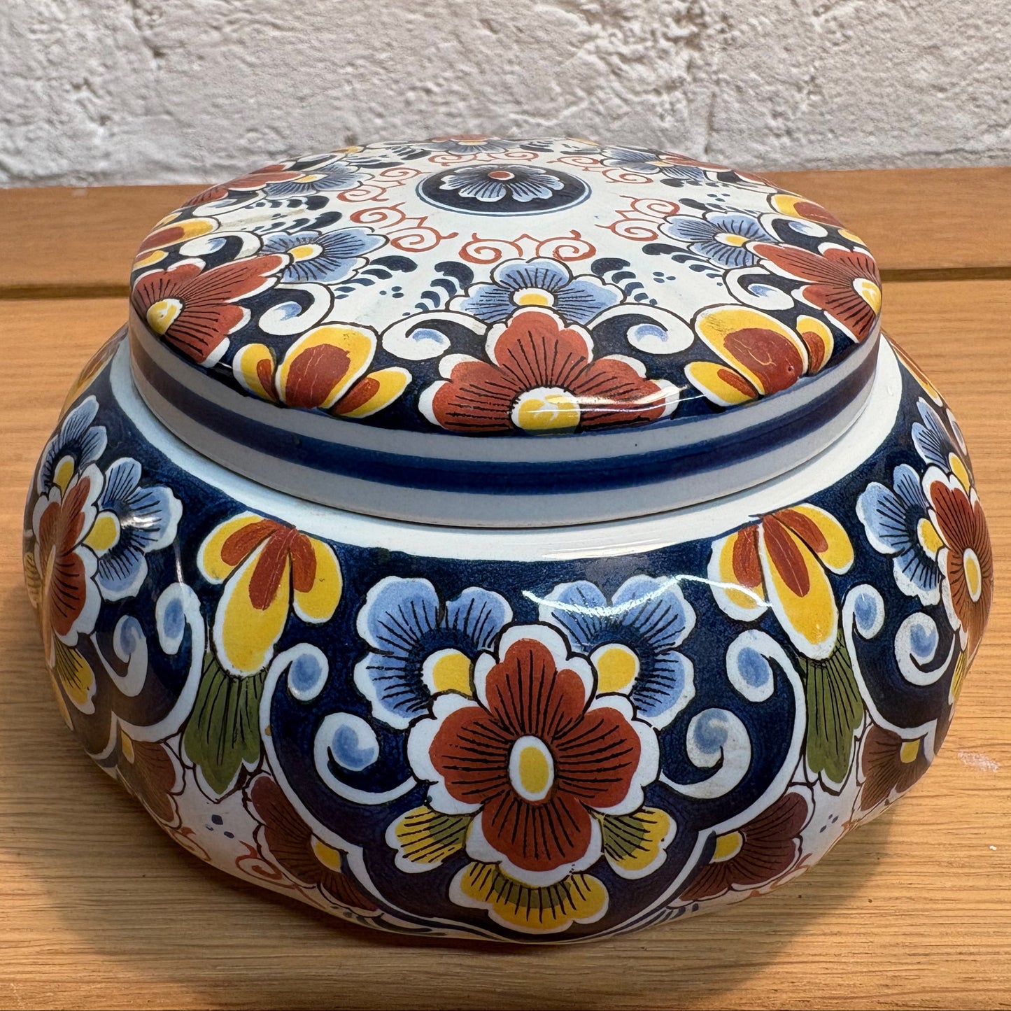 Royal Delft Jar Design no.819