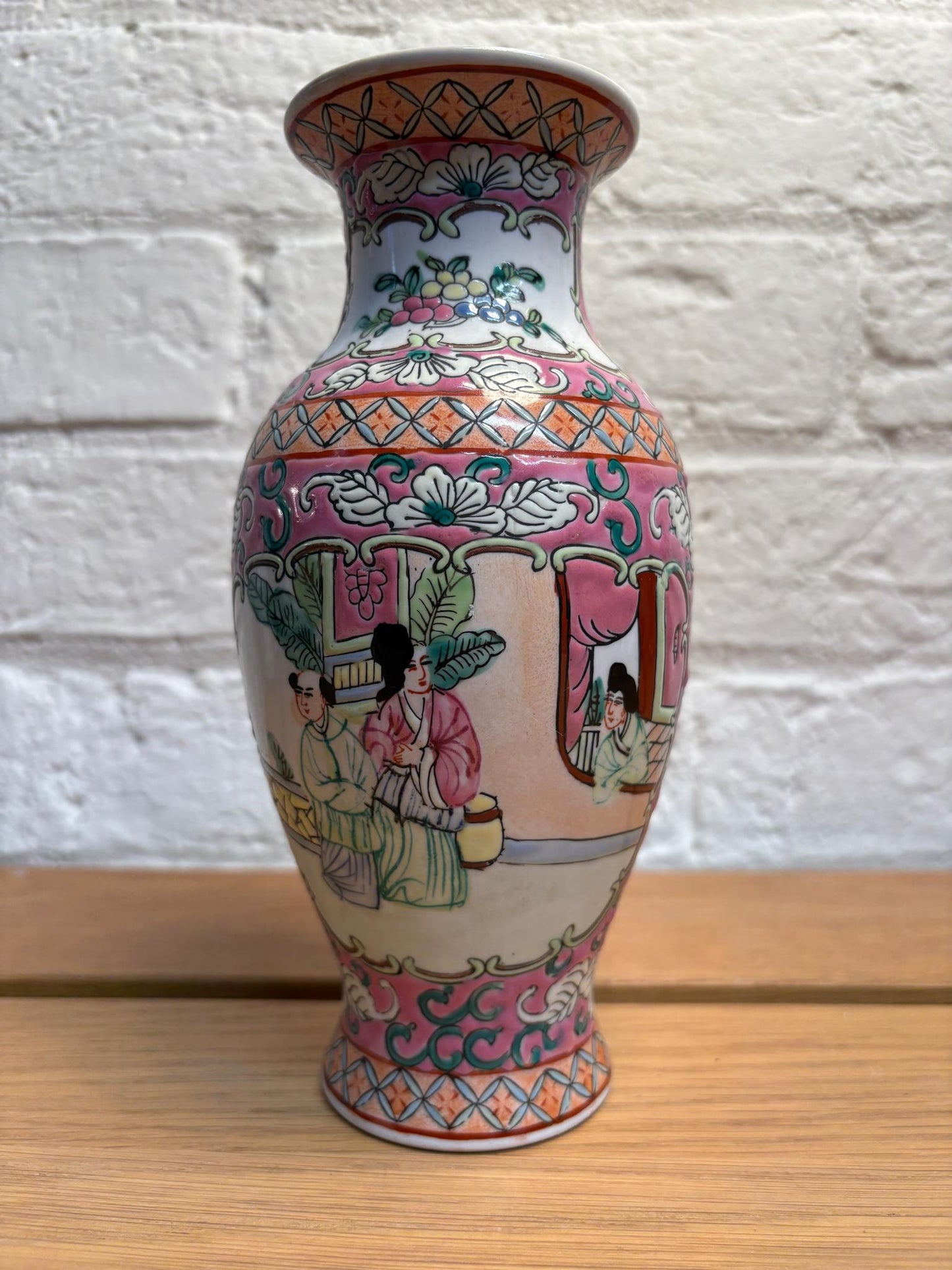 Chinese famille-rose porcelain vase